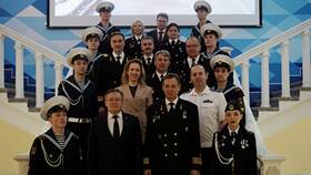 Эволюция униформы работников Газпрома в Фамилия